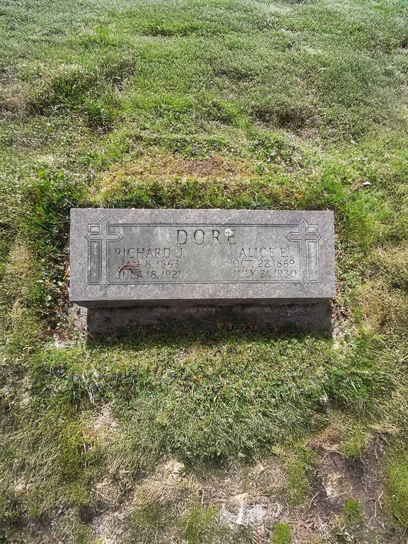 Alice Emma Waddington Dore's grave. Photo 1