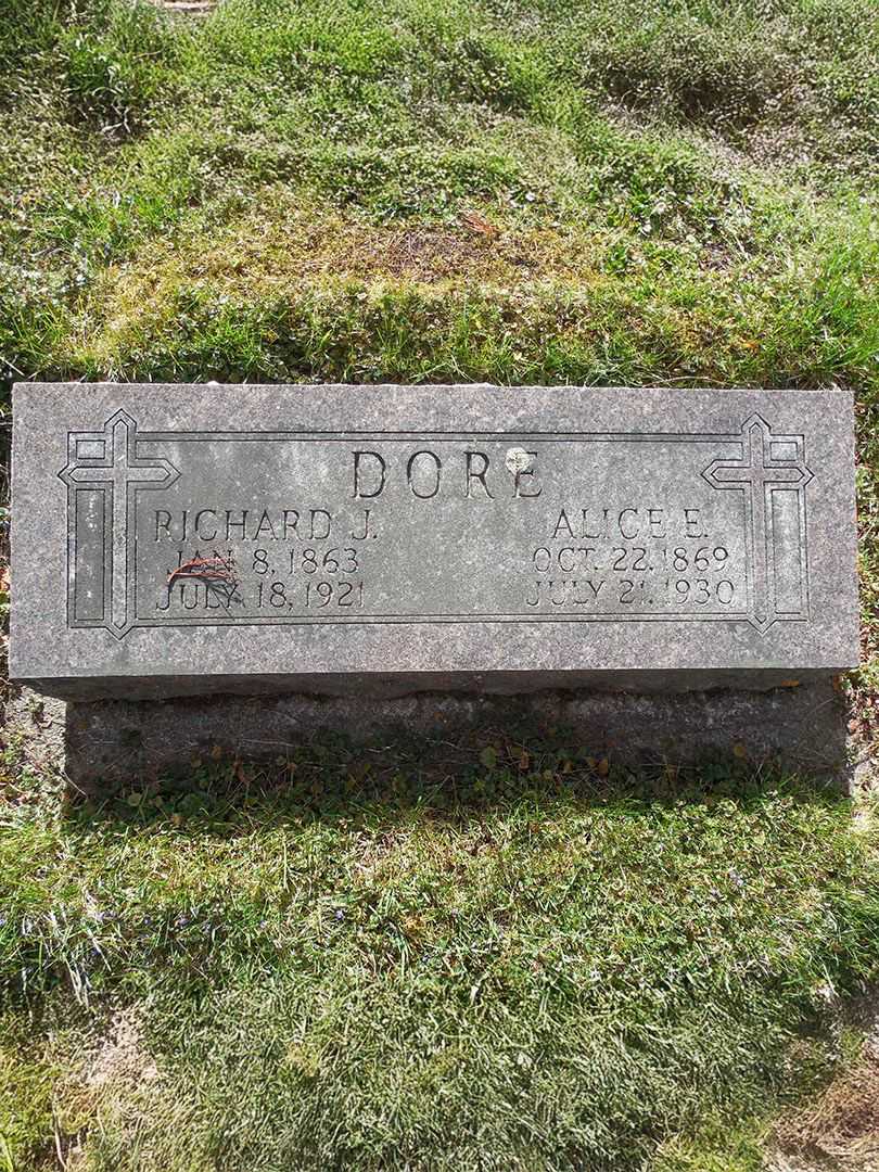 Alice Emma Waddington Dore's grave. Photo 2